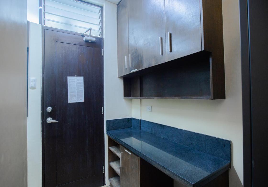 Monchere Dormitory Манила Экстерьер фото